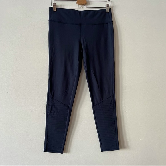 3/20$ Threads for thought navy blue leggings - Picture 1 of 4